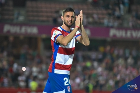 José Antonio González abandona el terreno de juego ante el Alcorcón (GRJ)