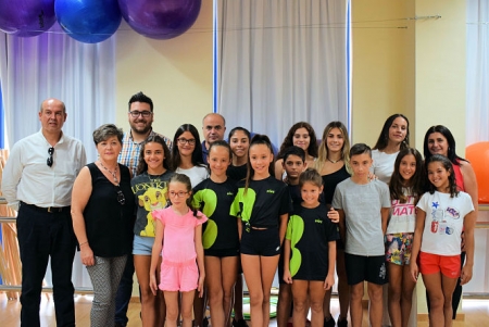 Los concejales Juan José Martínez y José Miguel Rodríguez han visitado a las gimnastas que han participado en el Campeonato de España (AYTO. ALBOLOTE)