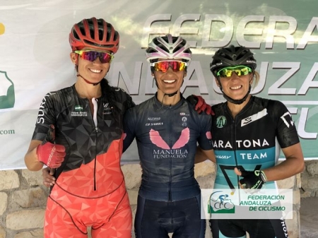 Podio femenino de la Sierra de Loja (FAC)