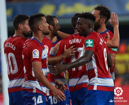  Los jugadores del Granada CF en la celebración de uno de los tantos ante el Villarreal (LA LIGA)