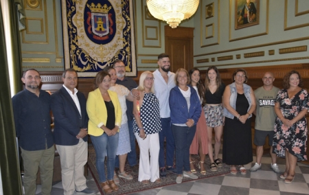 Lorenzo Hernández con el equipo de Gobierno del Ayuntamiento de Motril (AYTO. MOTRIL)