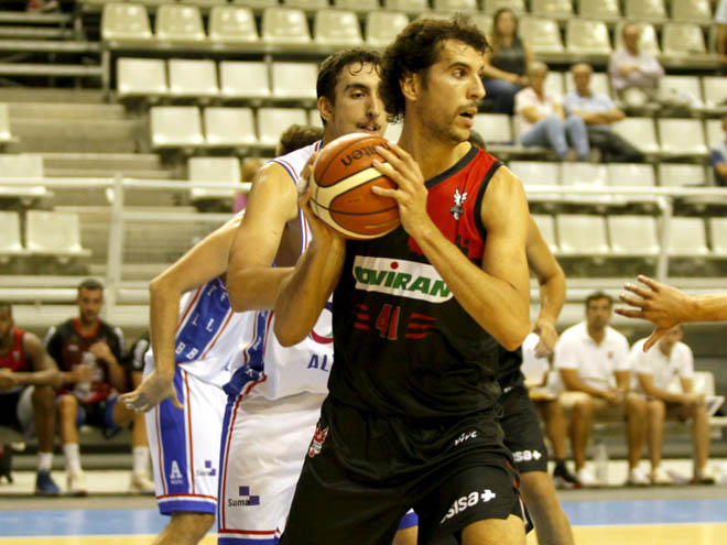 Los nazaríes sumaron la victoria en el encuentro de pretemporada jugado en Alicante (PHOTOGRAPHERS SPORTS) Los nazaríes sumaron la victoria en el encuentro de pretemporada jugado en Alicante (PHOTOGRAPHERS SPORTS)