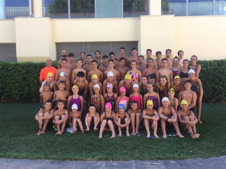 Los miembros de la Escuela Municipal de Natación de Huétor Tájar (AYTO. HUÉTOR TÁJAR)