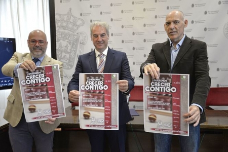 Presentación en el Ayuntamiento de Granada de la campaña de abonos del Grupo Hafesa Raca (JAVIER ALGARRA)