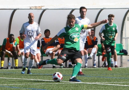 El CD Huétor Vega recibe este domingo al Real Jaén (ARCHIVO / LÁZARO)