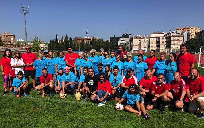 Participantes en el `5º Partido de Fútbol por el Entendimiento` que enfrenta a las mujeres de Santa Adela contra los políticos de la ciudad de Granad (GRANADA PARALÍMPICA). Participantes en el `5º Partido de Fútbol por el Entendimiento` que enfrenta a las mujeres de Santa Adela contra los políticos de la ciudad de Granad (GRANADA PARALÍMPICA).