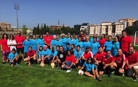Participantes en el `5º Partido de Fútbol por el Entendimiento` que enfrenta a las mujeres de Santa Adela contra los políticos de la ciudad de Granad (GRANADA PARALÍMPICA).