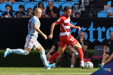 Quini en una jugada del último encuentro ante el Celta (JOSÉ M. BALDOMERO) Quini en una jugada del último encuentro ante el Celta (JOSÉ M. BALDOMERO)