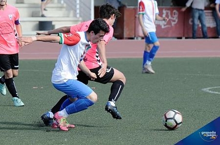 El Santa fe igualó a seis ante el Recreativo de Huelva (JOSÉ M. BALDOMERO / ARCHIVO)