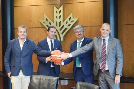 Firma del convenio entre Fundación CB Granada y Caja Rural (FUNDACIÓN CB GRANADA)
