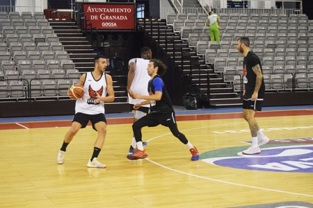El Covirán Granada ya prepara el partido del viernes (FUNDACIÓN CB GRANADA)