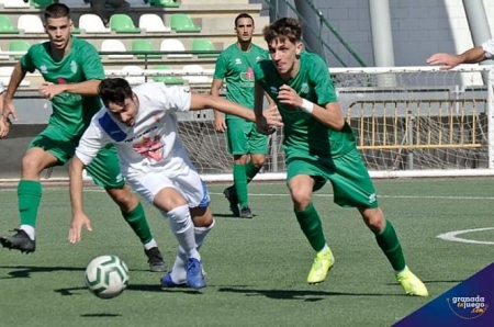 El Guadix se ha llevado el derbi ante el Atarfe (JOSÉ M. BALDOMERO) 