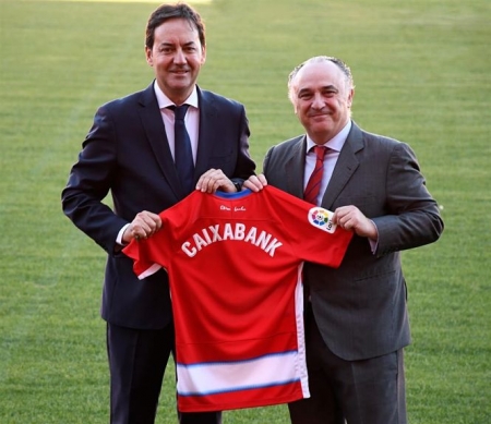 Antonio Fernández Monterrubio y Juan Ignacio Zafra tras la firma del convenio (CAIXABANK) 