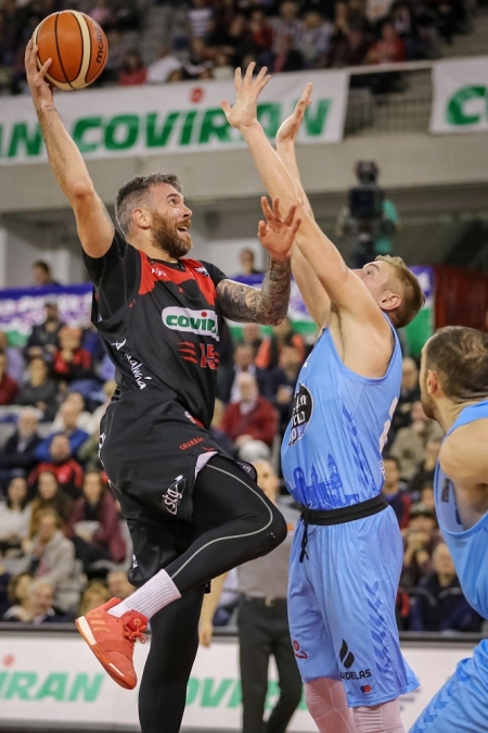 Guille Rubio en el partido ante el Leche Rio Breogan (FERMÍN RODRÍGUEZ)