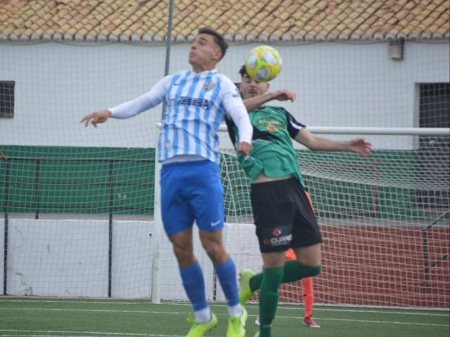 El Huétor Vega derrotó al Atlético Malagueño (GABRIEL R. LÁZARO) 