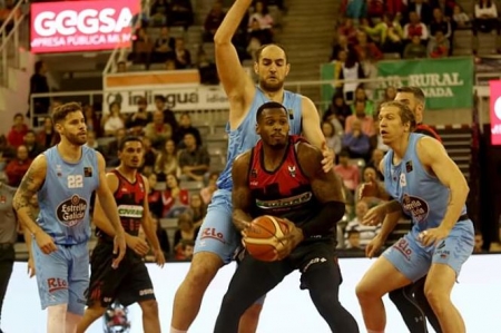 Earl Watson ya esta disponible para Pablo Pin (JOSÉ VELASCO)