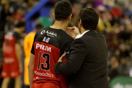 Pablo Pin da instrucciones a Año Marín (JOSÉ VELASCO)