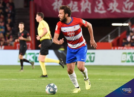 Germán en una acción en el partido ante el Atlético de Madrid (JOSÉ M. BALDOMERO)