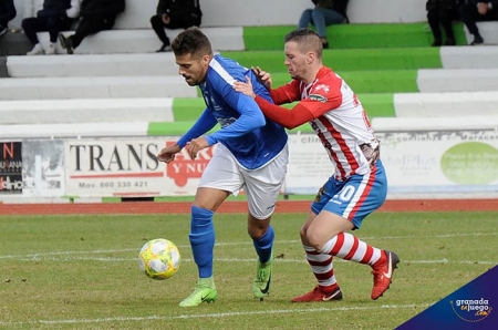 La UD Maracena visita este domingo al Linares Deportivo (JOSÉ M. BALDOMERO)