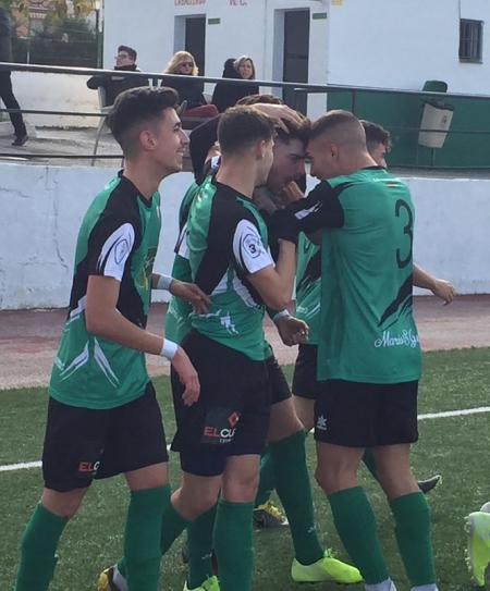 El Huétor Vega celebra uno de los goles (CD HUÉTOR VEGA)