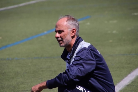 Matias Ramírez, entrenador del Atlético Monachil (MANU LÓPEZ) 