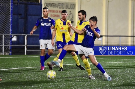 Huétor Tájar y Linares disputaron un intenso partido (LINARES DEPORTIVO)