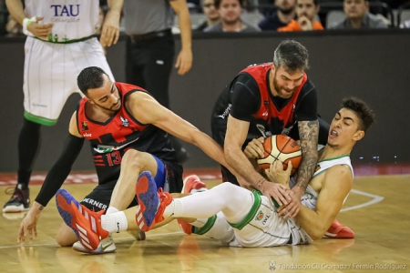 El encuentro fue muy disputado (FERMÍN RODRÍGUEZ)