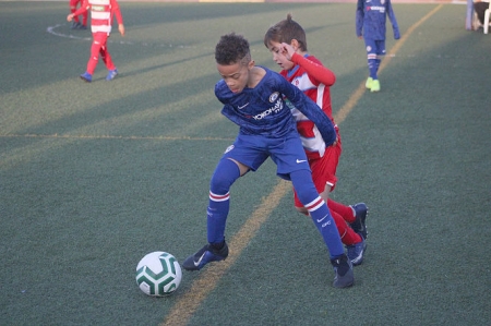 Lance del encuentro entre Chelsea y Granada (TORNEO CIUDAD DE PINOS PUENTE)