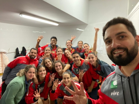El Grupo Hafesa Raca celebró la victoria con un selfie (RACA)