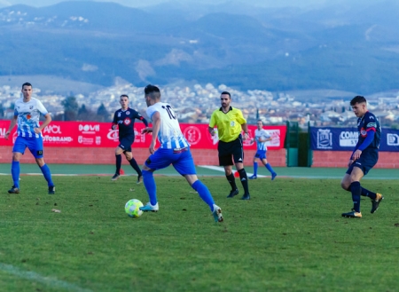 Lance del partido jugado en Armilla entre el Motril y el Torredonjimeno (SEMANARIO MUCHO DEPORTE)