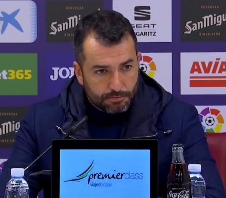 Diego Martínez en rueda de prensa (Granada CF)