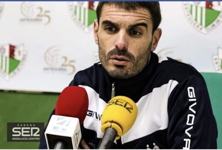 Andrés Barrio durante su etapa como entrenador del Maracena 