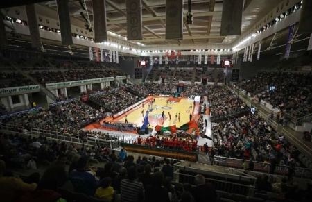 Afición del Covirán Granada en el Palacio de los Deportes (FUNDACION CB GRANADA)