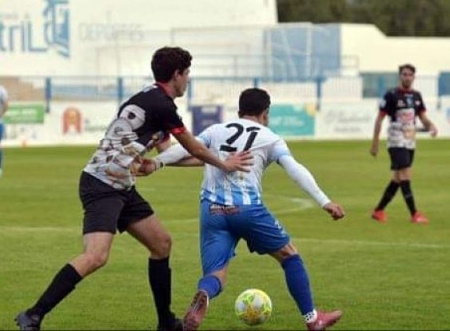 Motril y Loja disputaron un intenso derbi (MUCHO DEPORTE) 