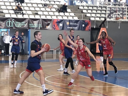 El Grupo Hafesa Raca se lo puso dificil al Barça (BARÇA CBS)
