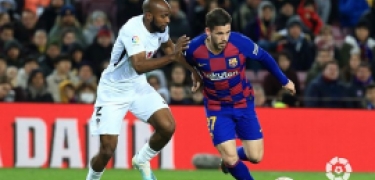 Foulquier se fajó en defensa (LA LIGA) Foulquier se fajó en defensa (LA LIGA)