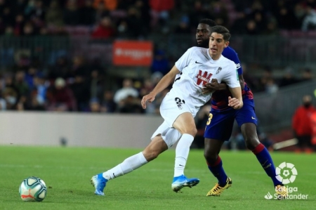 Carlos Fernández, titular en el Camp Nou, podría repetir de salida esta noche en Badalona (LA LIGA)