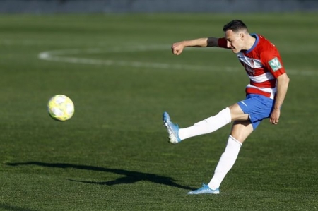 Migue García hizo el gol de la victoria en San Fernando (GRANADA CF)