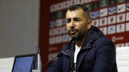 Diego Martínez, entrenador del Granada CF, en la sala de prensa