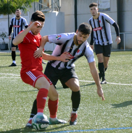 El Arenas se llevó la victoria en un disputado partido (GABRIEL R. LÁZARO) 