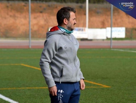 Carmelo Jáimez, Entrenador del Salar durante un partido (J. PALMA)
