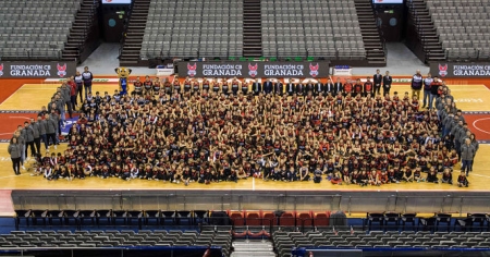 Foto de familia de la Fundación CB Granada (ESTEBAN SIERRA) 