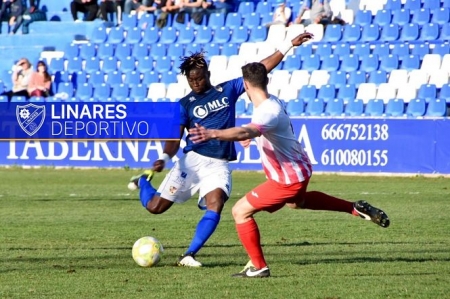 El Motril no ha podido frenar al líder (LINARES DEPORTIVO)