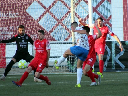 Acción del partido entre Torreperogil y Loja (MIGUEL JÁIMEZ) 