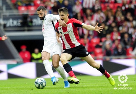 Gonalos en una jugada del encuentro de liga jugado en San Mamés (LA LIGA)