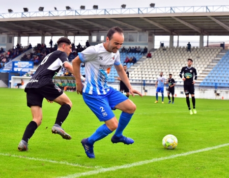 El lateral Linares cerró la cuenta goleadora de un Motril muy enchufado (SEMANARIO MUCHO DEPORTE) 