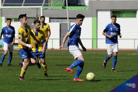 Pablo hizo el gol de la U.D. Maracena (JOSÉ M. BALDOMERO / ARCHIVO) 