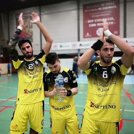El BM Maracena `La Esquinita de Javi` celebra la victoria (BM MARACENA)