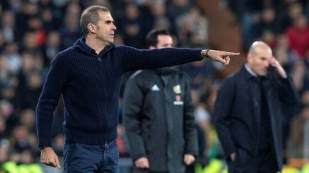 Garitano da instrucciones durante un encuentro 