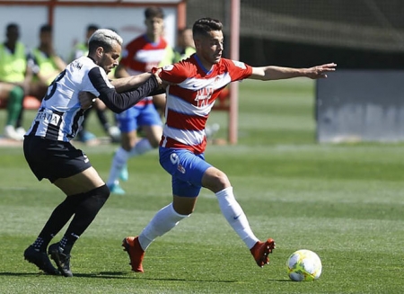 Rubén Sánchez fue un incordio para la defensa gaditana (GRANADA CF) 
